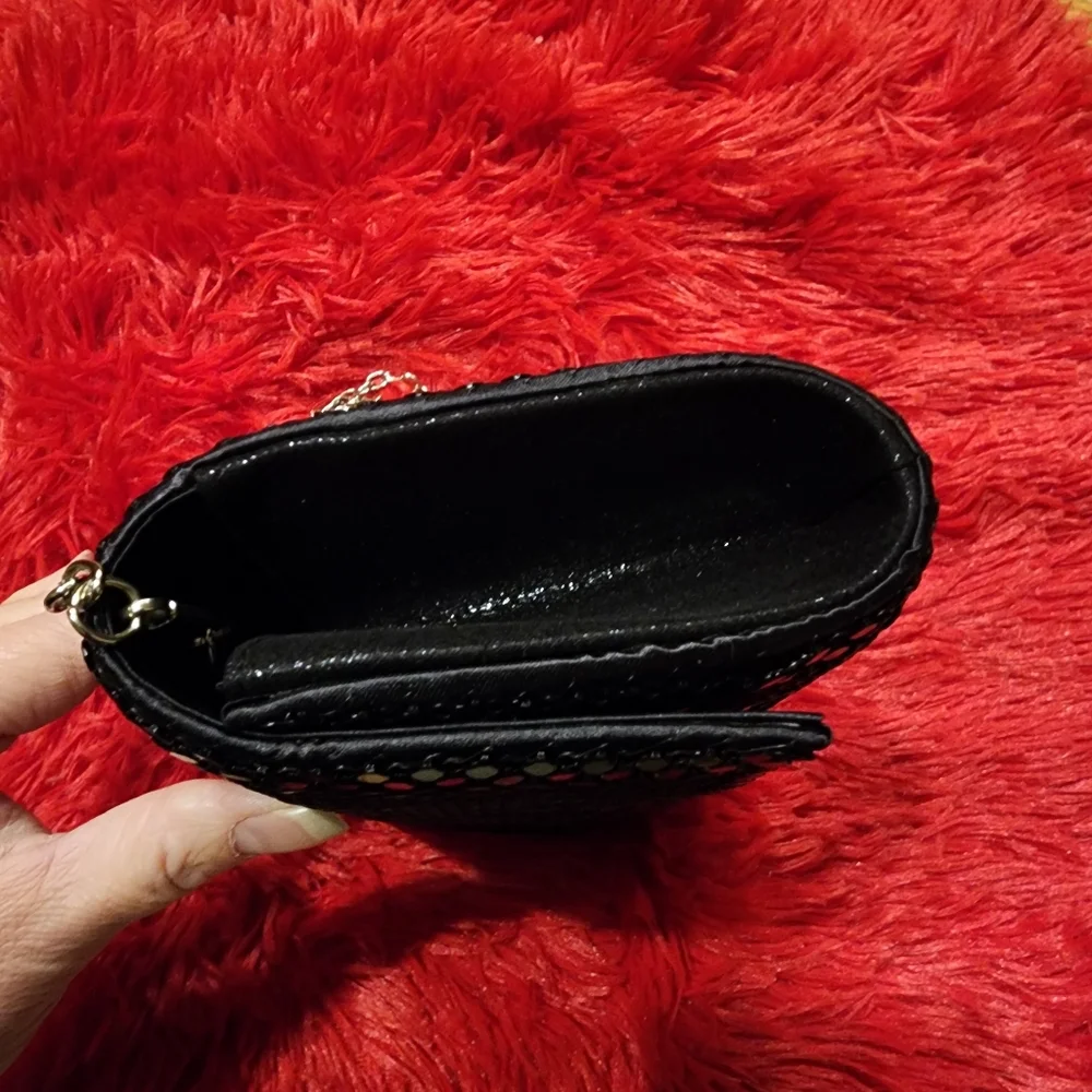 Jessica McClintock chain offers black